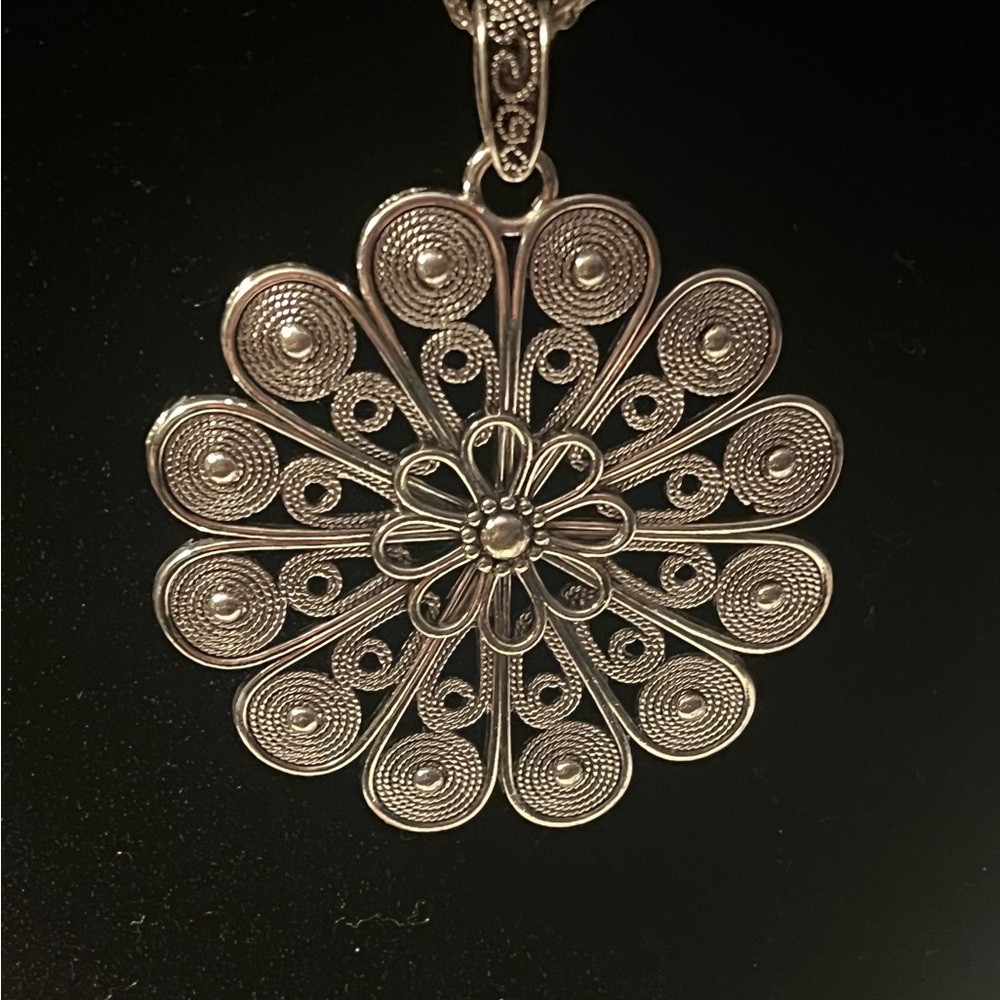 Large Flower Pendant For Necklace With Beautiful Design